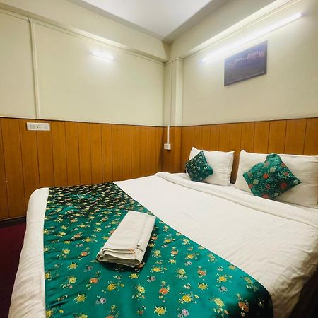 Hotel Palm Street Near Taj Агра Екстериор снимка